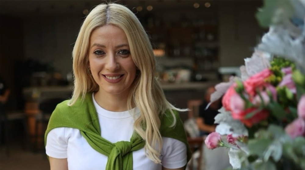 Aννίτα Δημητρίου: Παίζει επιτραπέζια παιχνίδια με τη βαφτιστήρα της [εικόνες]